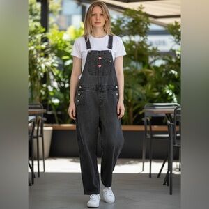 OLD NAVY OVERALLS WITH HEART BUTTONS‎ LIGHT WASH BLACK WOMEN SIZE 2 PETITE